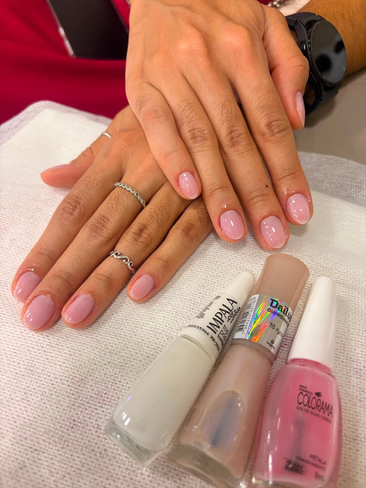 Rosa nude com esmaltes nacionais